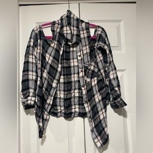 Cold shoulder cutout plaid flannel black white red long sleeve button down